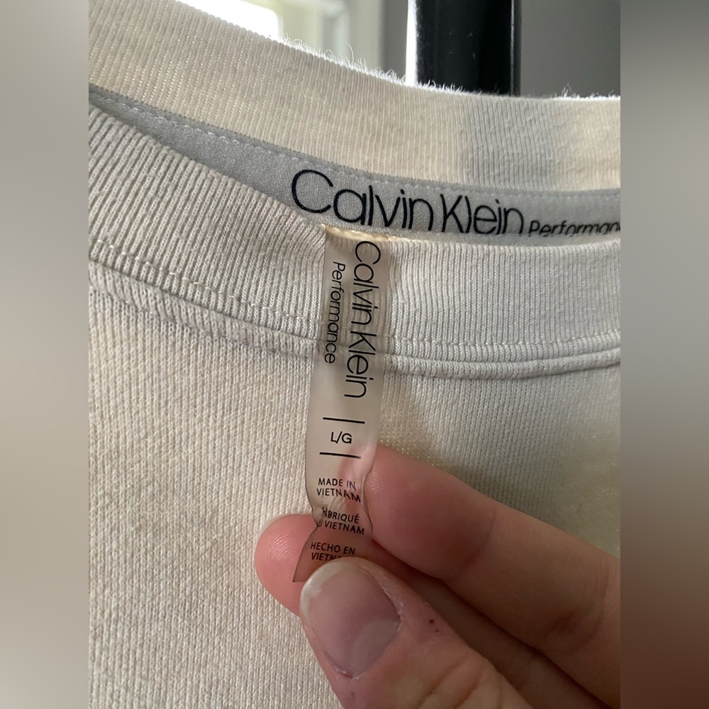 Calvin Klein Performance Pullover Size Large. - Picture 5 of 11